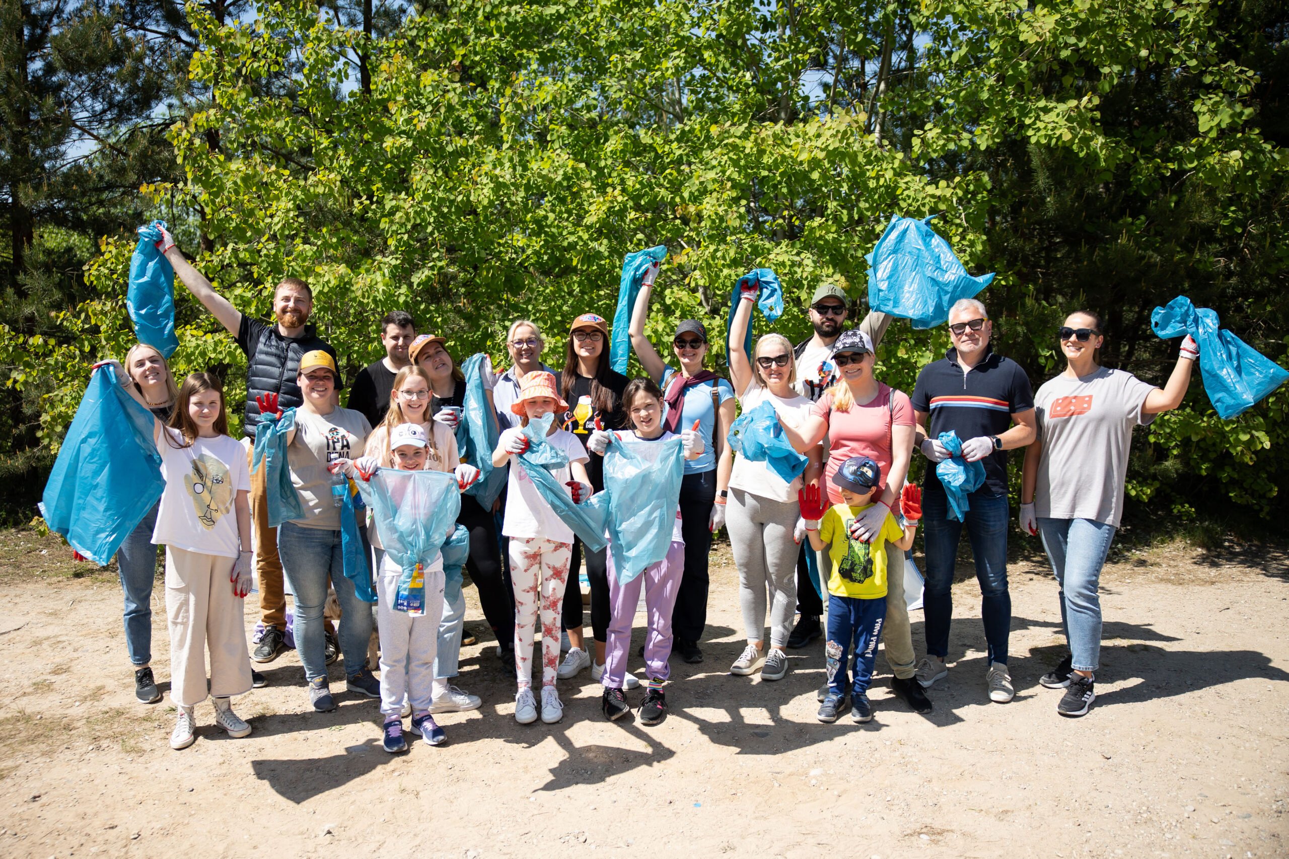 Atliekų rinkimas Vilniaus Salotės paplūdimyje